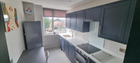 4 Bedroom Flat in LS4 2SN