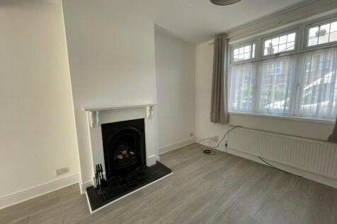 Rushbrook Crescent, London, E17 photo 3
