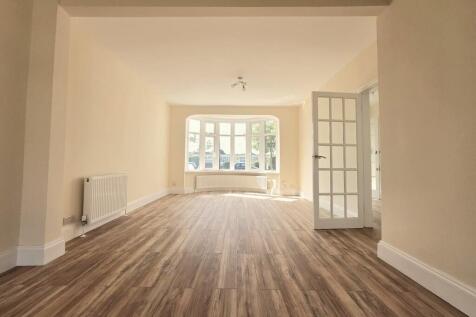 Werenth Hall Road, Clayhall photo 4