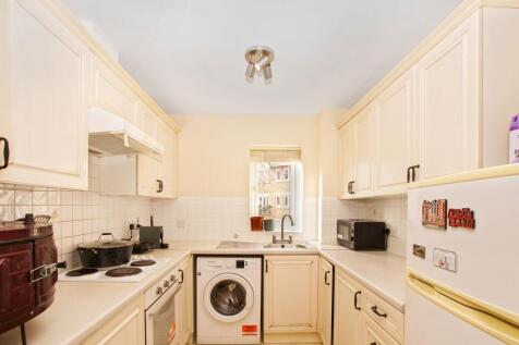 Victory Road, London, E11 photo 3