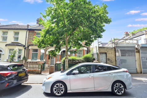 179 Gainsborough Avenue, Manor Park, London, E12 6JN