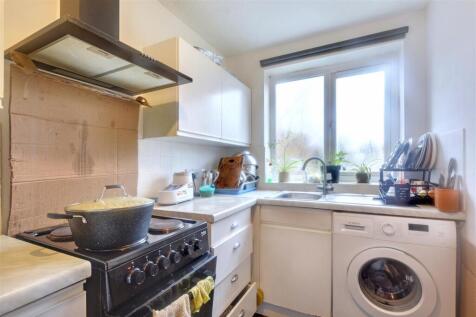 2. Kitchen_1.jpg