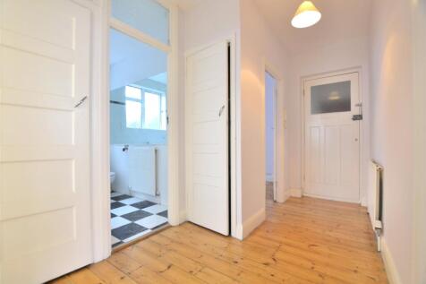 The Croft, Bells Hill, Barnet, Hertfordshire, EN5 photo 5