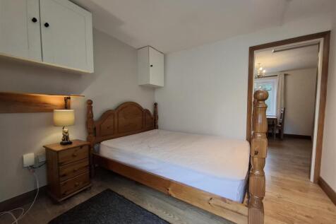 An Annexe/ Flat in Foxley Place, Loughton, Milton Keynes photo 3