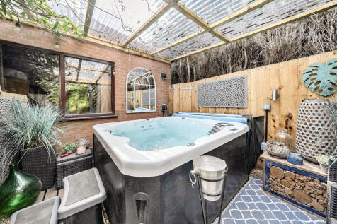 Hot tub