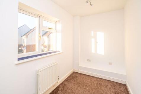 Dam Mill Close, Codsall, Wolverhampton photo 4