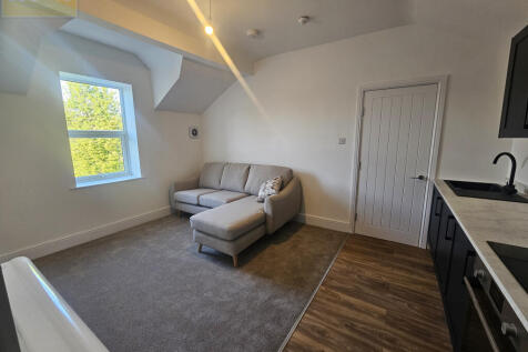 Gloucester Road Urmston photo 3