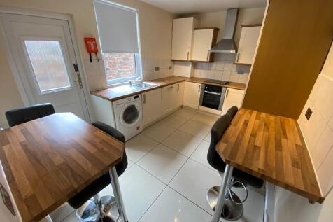 4-bed terraced on Lidderdale Road, Wavertree, Academic Year 2027/28, £563/mo