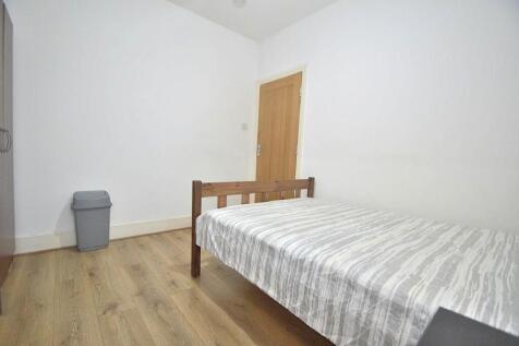 Squires Lane, London photo 3