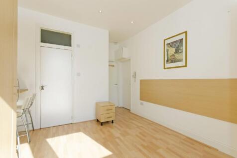 Living Area/Bedroom