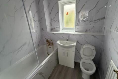 Bexley Gardens, Romford, London, RM6 photo 3