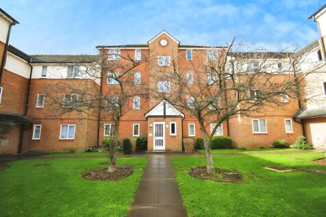 Watford, WD18 - property photo