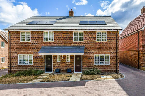 4-bed semi-detached on Leaf Living at Albany Park, Hazel Close, Fleet, GU52, Church Crookham, £2,500/mo