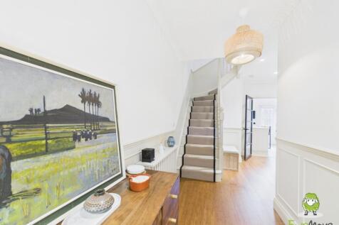 EweMove Estate Agents Basingstoke - Gaiger Avenue 