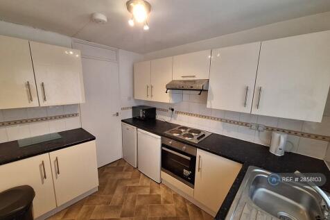 Kitchen Wiht Fridge And Freezer