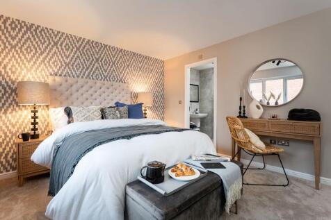 The Kingham main bedroom