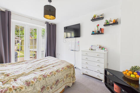 CAM04968G0-PR0050-STILL005