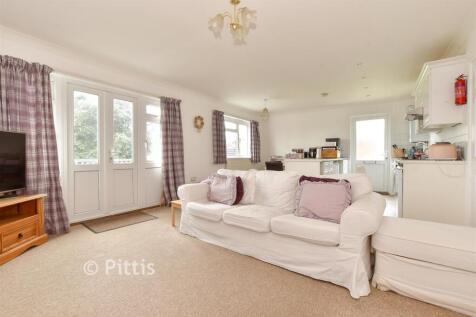 Kitchen/ Living Area
