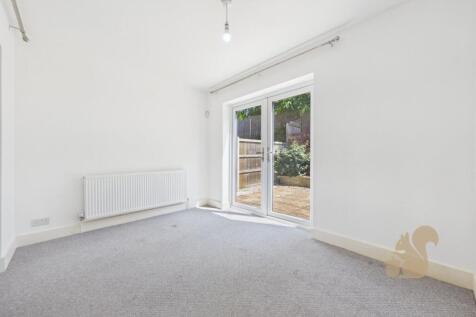 Oaks Drive, Lexden photo 3
