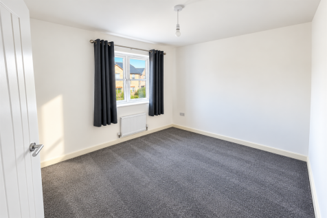 3 bedroom Semi Detached House in Green Croft Close, Atherton, Leigh photo 4