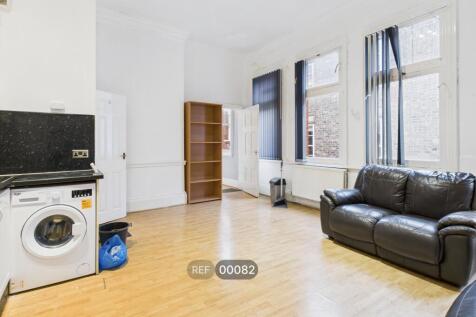 Kitchen &amp; Living area