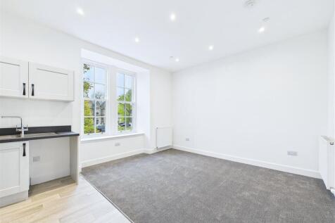 Sitting Room / Kitchen / Dining Area