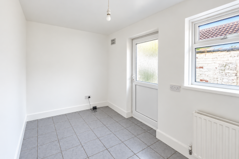 Vicarage Avenue, Stockton-on-tees, TS19 0AF photo 3