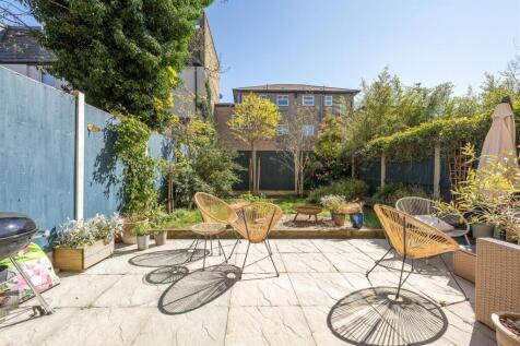 Fairstone House, E7