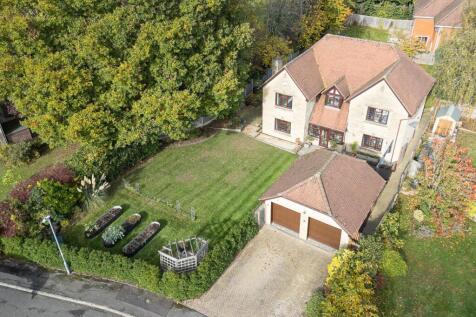 11 Erleigh Drive-4.jpg