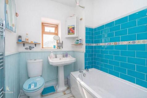 Bright coastal-inspired bathroom design.jpg