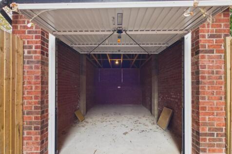 Garage 2.jpg