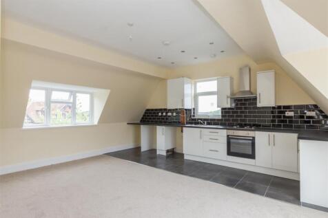 Church rd 83 flat 6 lounge.jpg