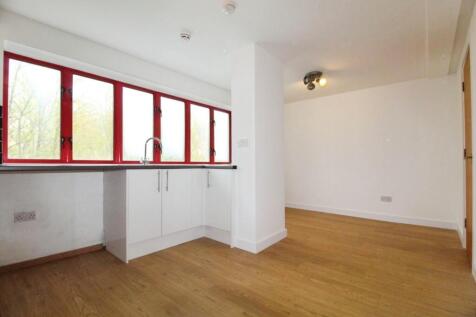 Eleanor Way, Waltham Cross photo 4
