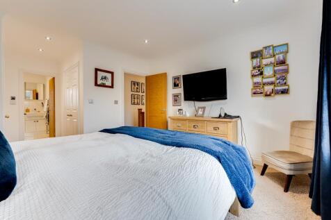 15 Hogarth Drive, Barton Seagrave-46.jpg