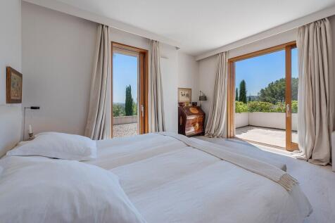 Bedroom (2)