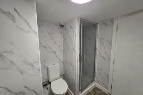 Bathroom suite