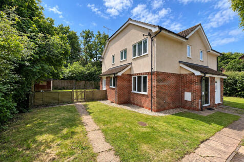 1-bed terraced on Chineham, £1,100/mo