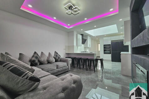 5, Totnes Grove, Birmingham photo 2