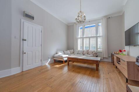 Amberley Road - Three Bed Duplex / Garden photo 4