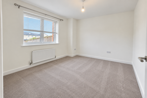 4 bedroom Detached House in Burstock Drive, Cottam, Preston photo 4