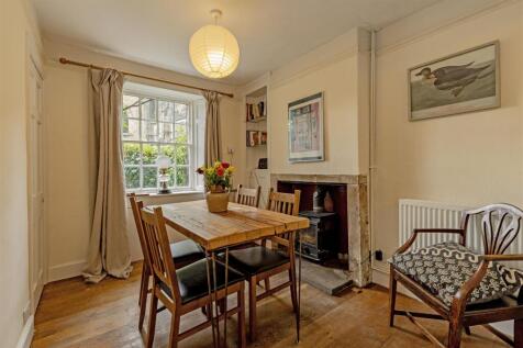 Dining Area-1.jpg