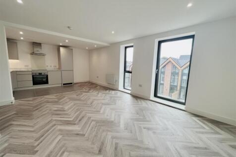 Live In Dining Kitchen