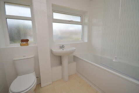 Wakehurst Drive, Southgate, Crawley, RH10 photo 4