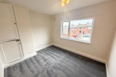 Silver Royd Terrace, Leeds, LS12 photo 4