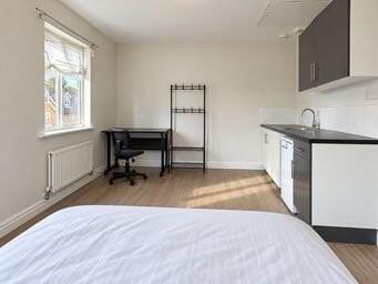 Room 6, The Orchards, Cambridge, Cambridgeshire photo 4
