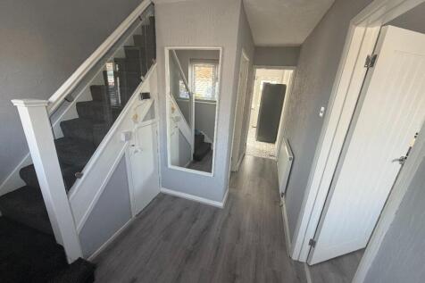 Nicholl Road, Basildon photo 3