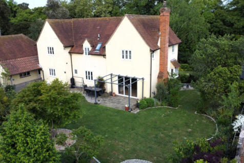5 Bedroom Detached for Sale