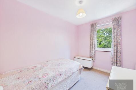 CAM05192G0-PR0305-STILL007