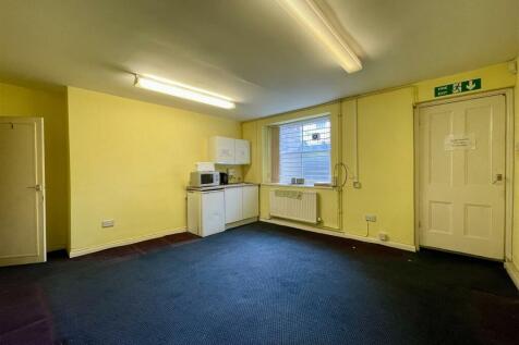 4 Kitchen Staff Room.JPEG