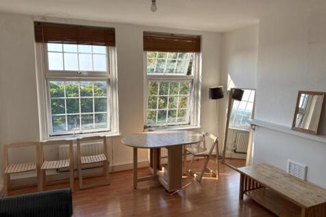 sittingroom.jpg